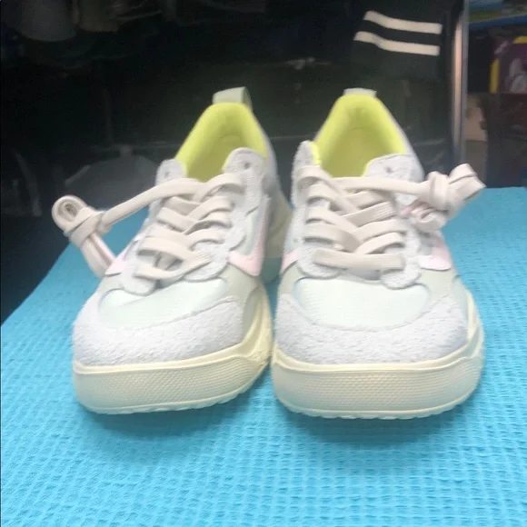 Vans Gray and Yellow Ultrarange Neo  Vr3 Sneakers with Chunky Design - Picture 4 of 7